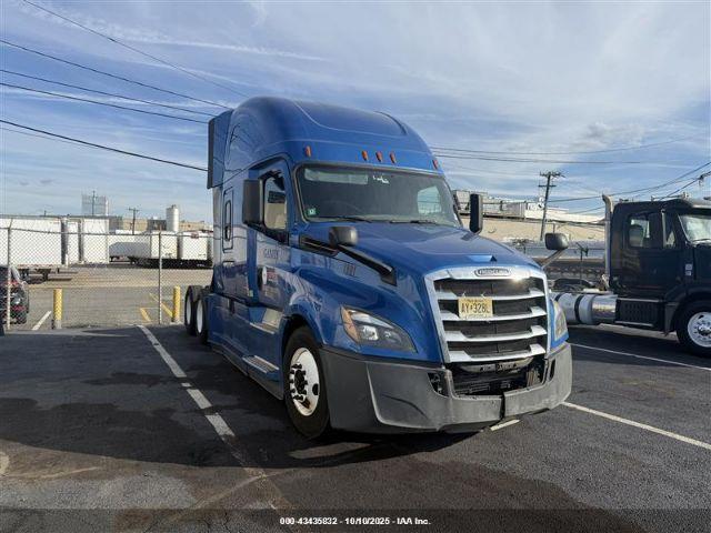  Salvage Freightliner New Cascadia 126