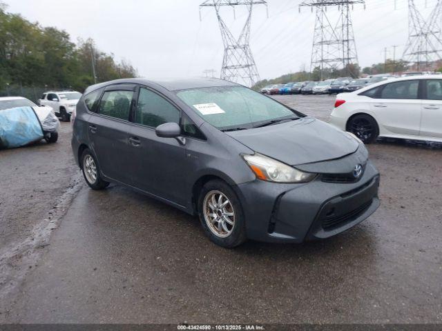  Salvage Toyota Prius v
