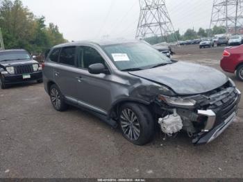  Salvage Mitsubishi Outlander