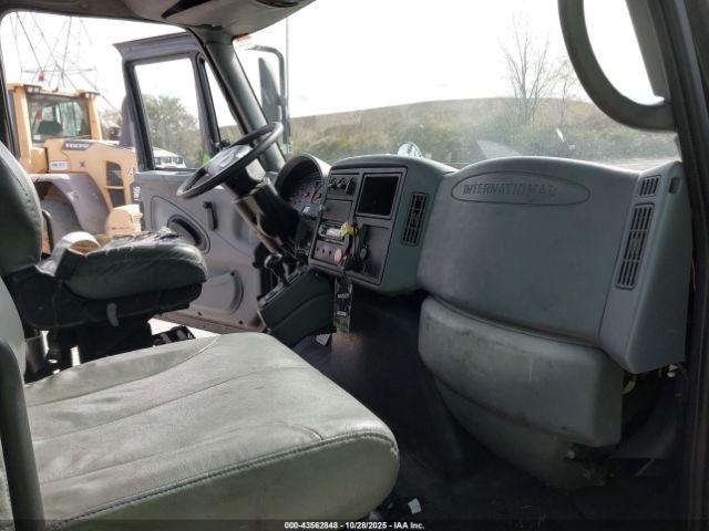 International 4000 4300 Image 3