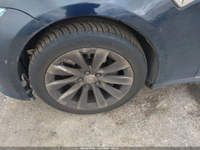 Tesla Model S Image 14