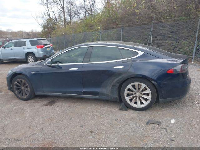 Tesla Model S Image 11