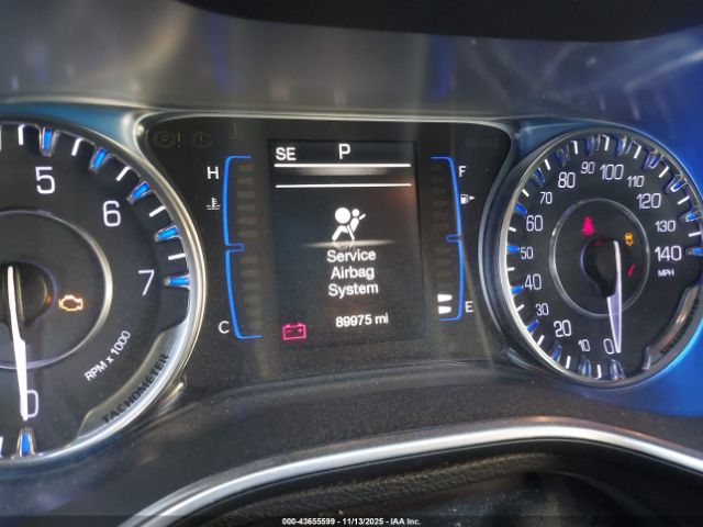 Chrysler 200 Limited Image 6