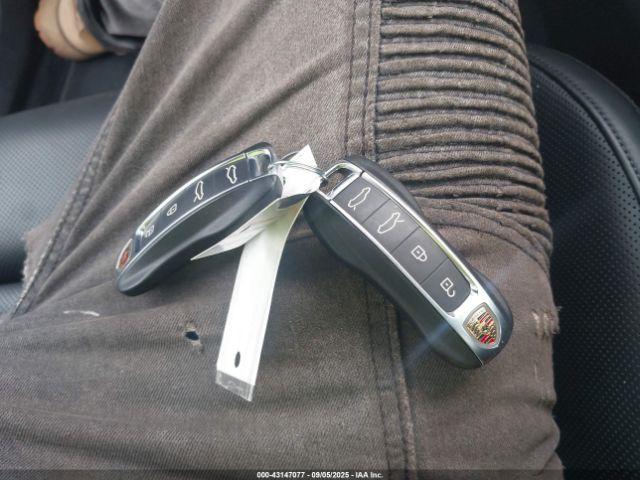 Porsche Taycan Gts Image 12