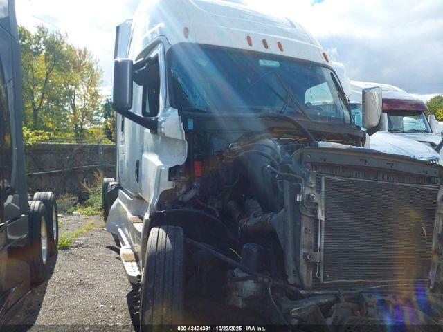  Salvage Freightliner New Cascadia 126