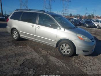  Salvage Toyota Sienna