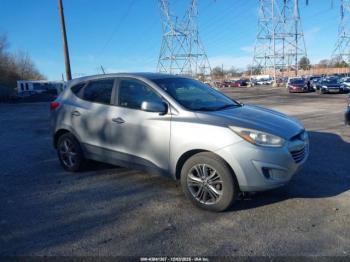  Salvage Hyundai TUCSON