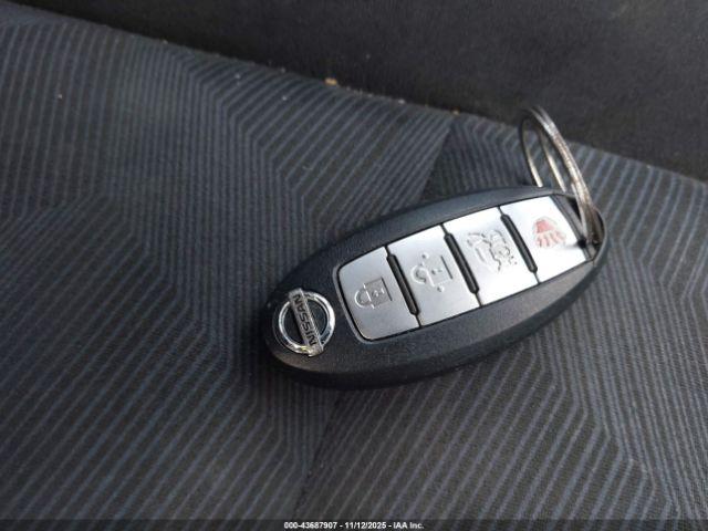 Nissan Rogue Sv Image 2