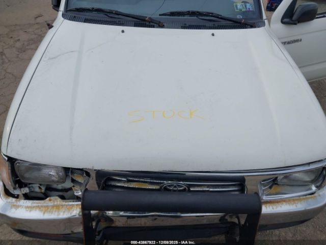 Toyota Tacoma Xtracab Image 7