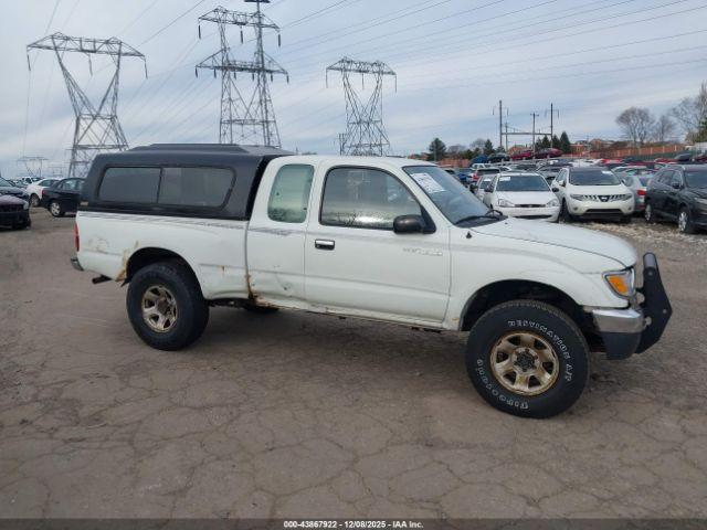 Toyota Tacoma Xtracab Image 9