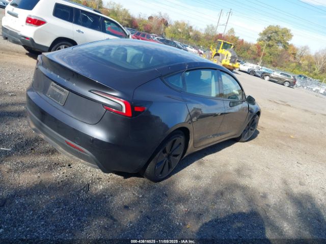 Tesla Model 3 Image 7