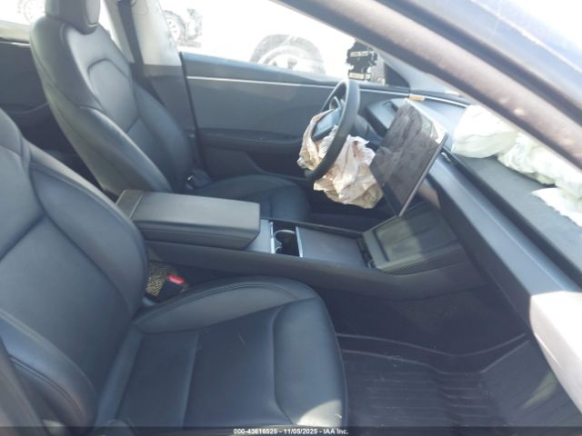 Tesla Model 3 Image 19