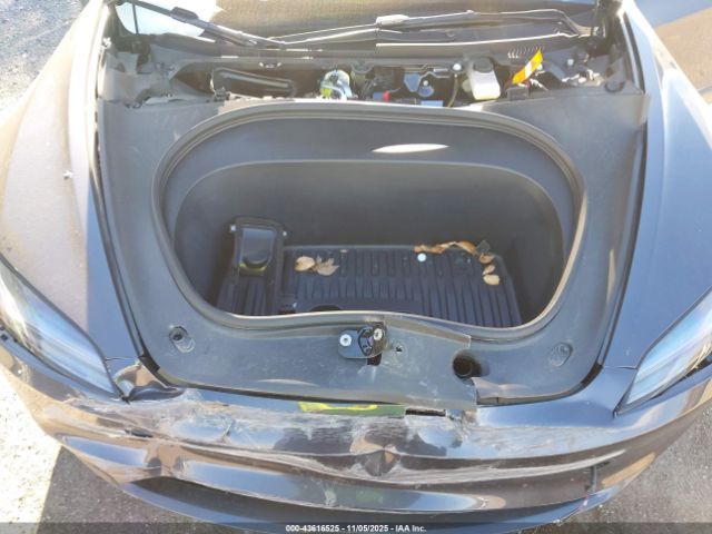 Tesla Model 3 Image 3