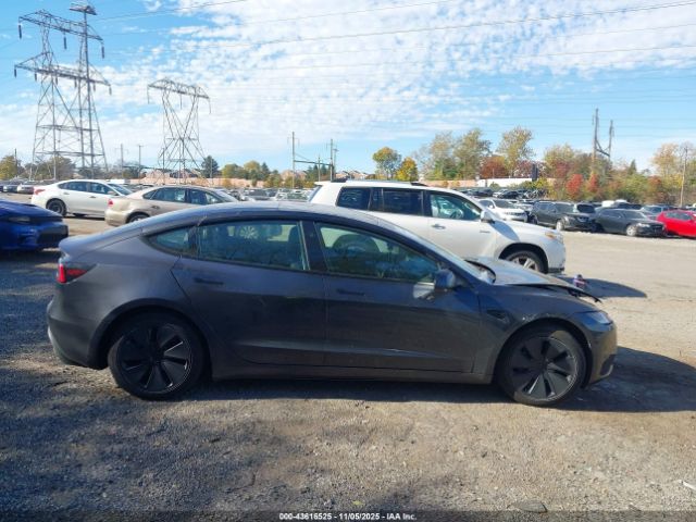 Tesla Model 3 Image 15