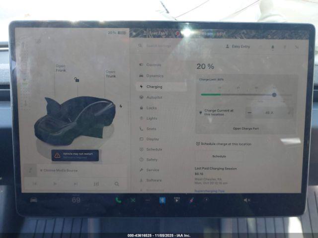 Tesla Model 3 Image 11