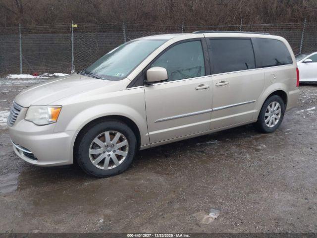 Chrysler Town & Country Touring Image 6