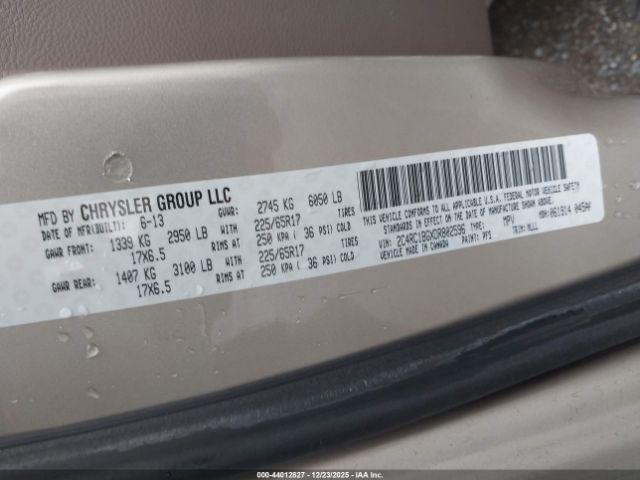 Chrysler Town & Country Touring Image 5