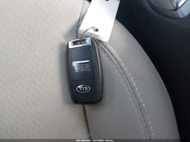 Kia Optima Lx Image 12