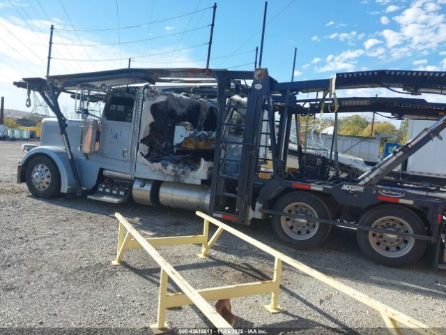 Peterbilt 389 Image 9