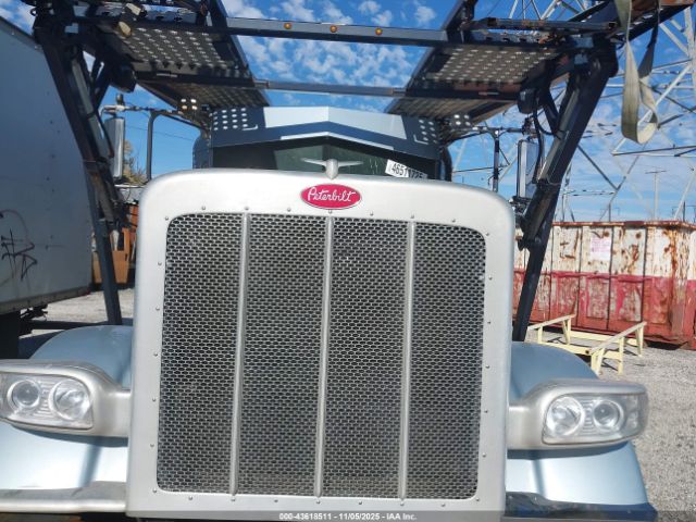 Peterbilt 389 Image 4