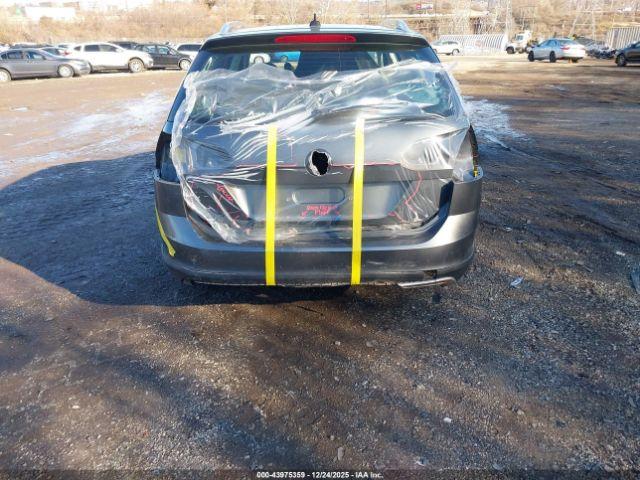 Volkswagen Golf Image 8