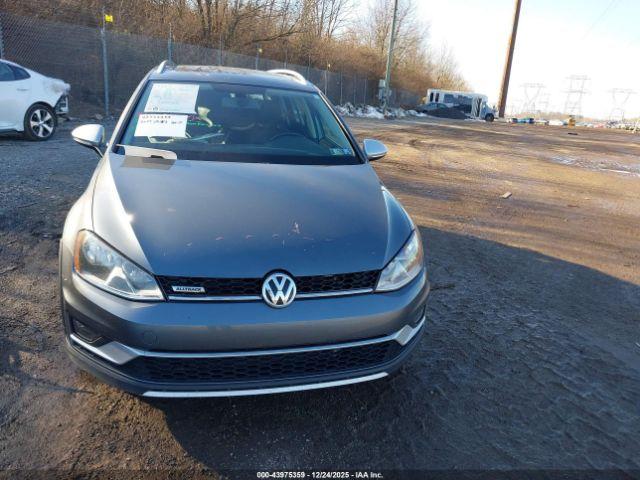 Volkswagen Golf Image 10