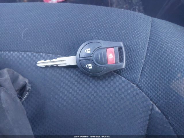 Nissan Rogue S Image 3