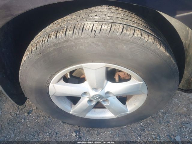 Nissan Rogue S Image 2