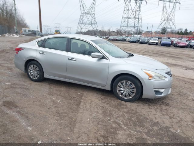 Nissan Altima Image 1