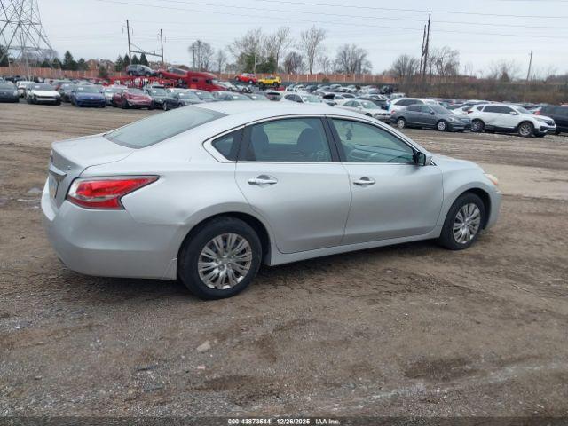 Nissan Altima Image 6