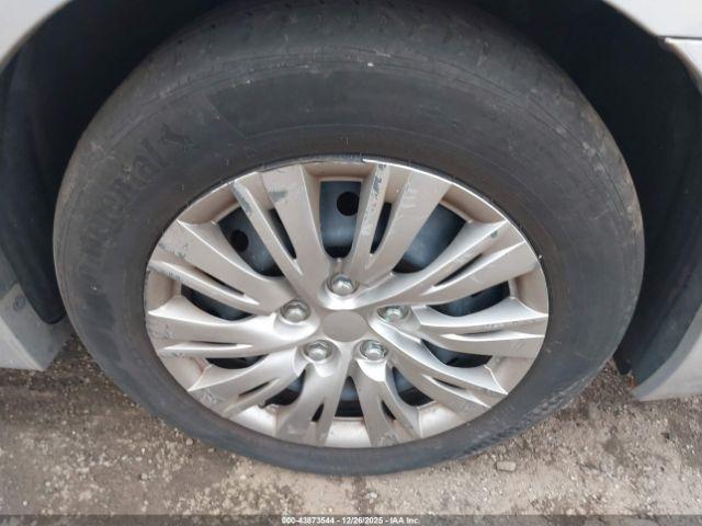 Nissan Altima Image 12