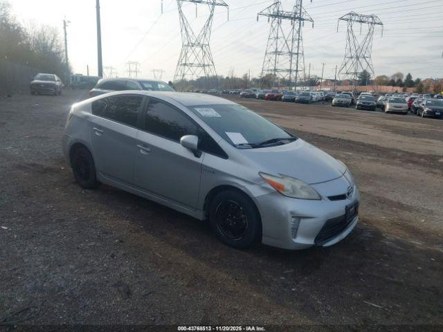 Salvage Toyota Prius