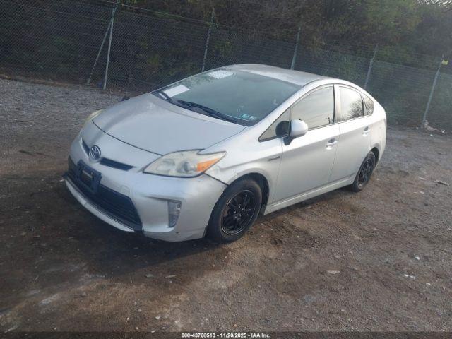 Toyota Prius Three Image 6