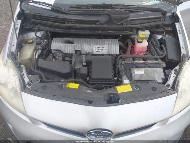 Toyota Prius Three Image 10