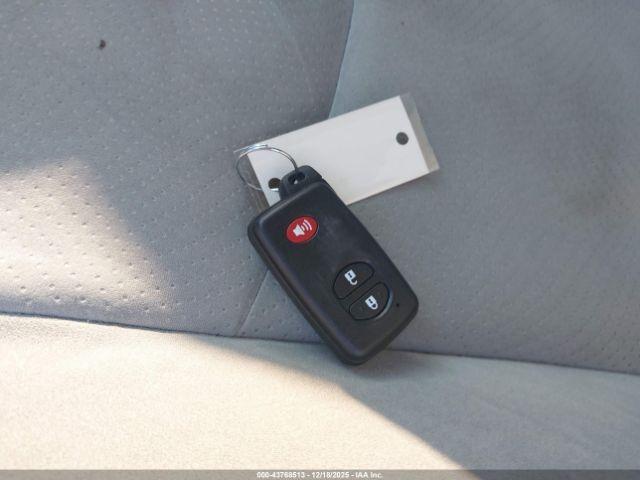 Toyota Prius Three Image 5