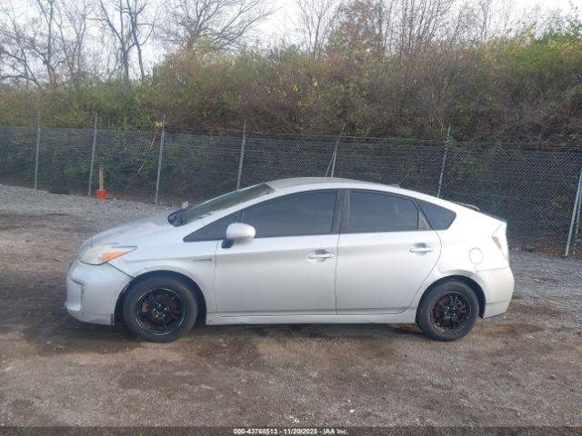 Toyota Prius Three Image 16