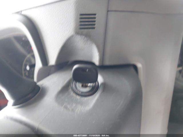 Toyota Corolla Le Image 9