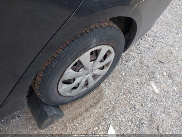 Toyota Corolla Le Image 11