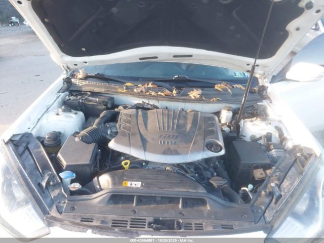 Hyundai Genesis 3.8 Grand Touring Image 13