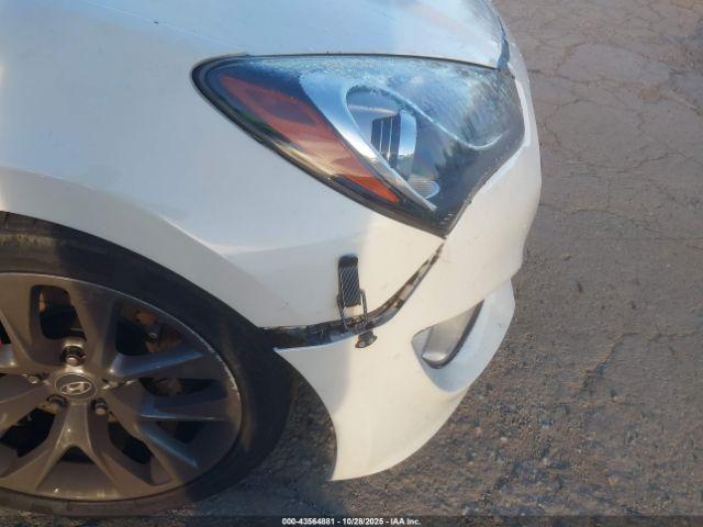 Hyundai Genesis 3.8 Grand Touring Image 10