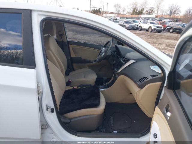 Hyundai ACCENT Gls Image 3