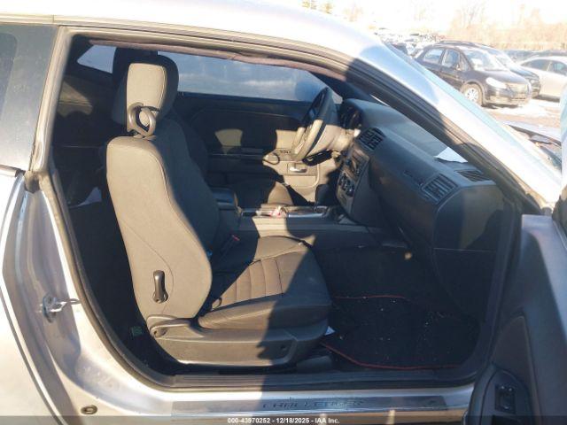 Dodge Challenger Se Image 5