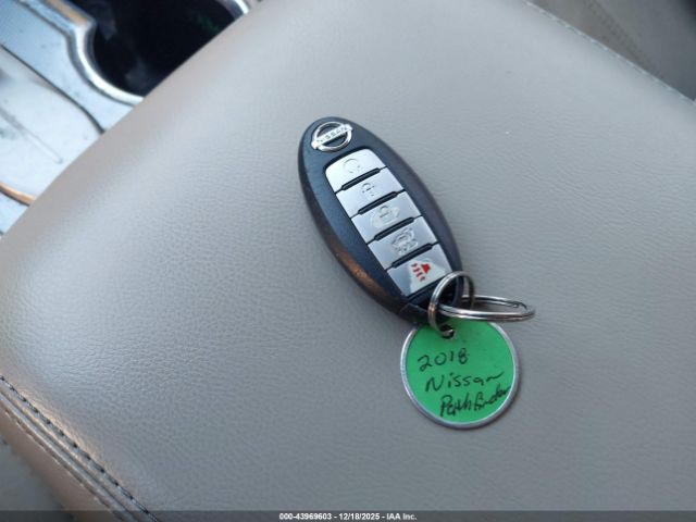 Nissan Pathfinder Sl Image 2