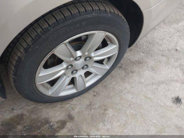 Buick LaCrosse Cxl Image 12