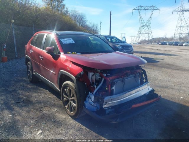 Toyota RAV4 Limited Image 16