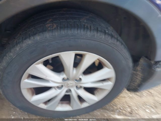 Toyota RAV4 Limited Image 10