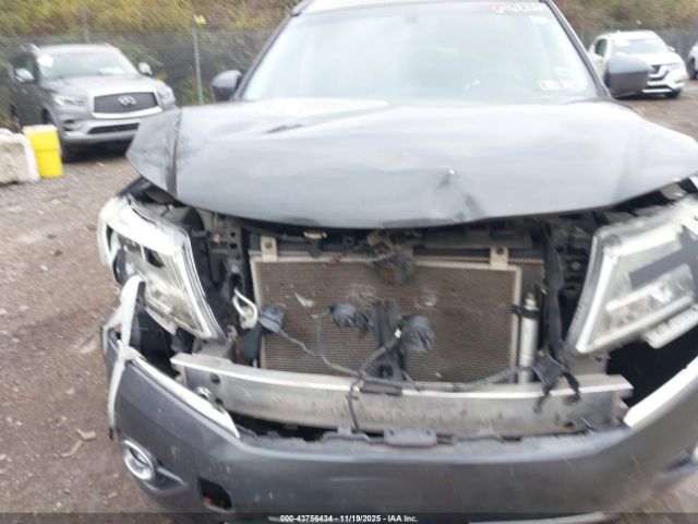 Nissan Pathfinder Platinum Image 5