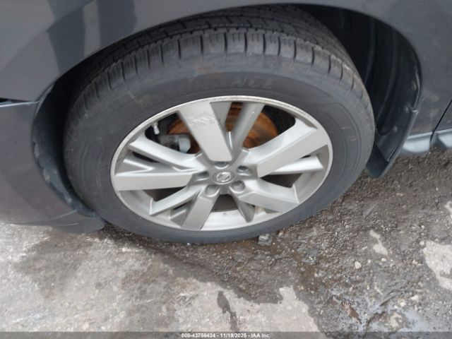 Nissan Pathfinder Platinum Image 10