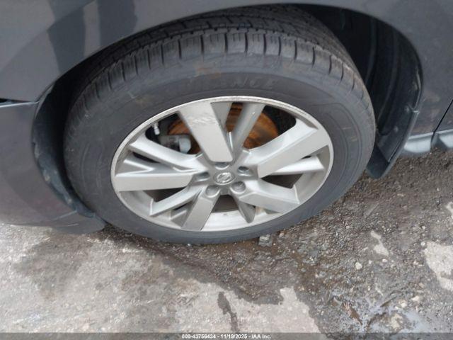 Nissan Pathfinder Platinum Image 10