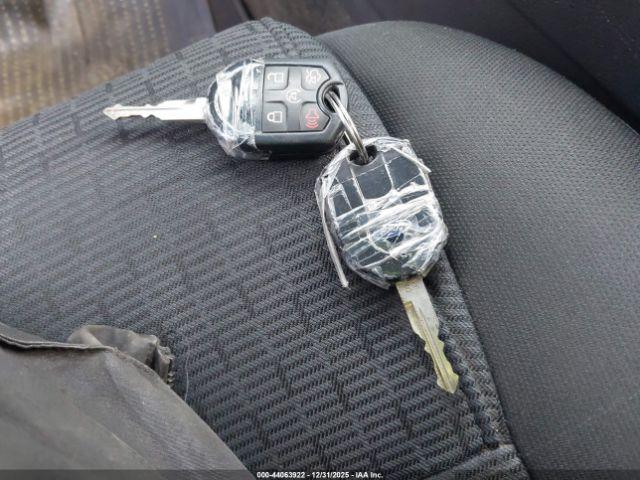 Ford Explorer Xlt Image 3